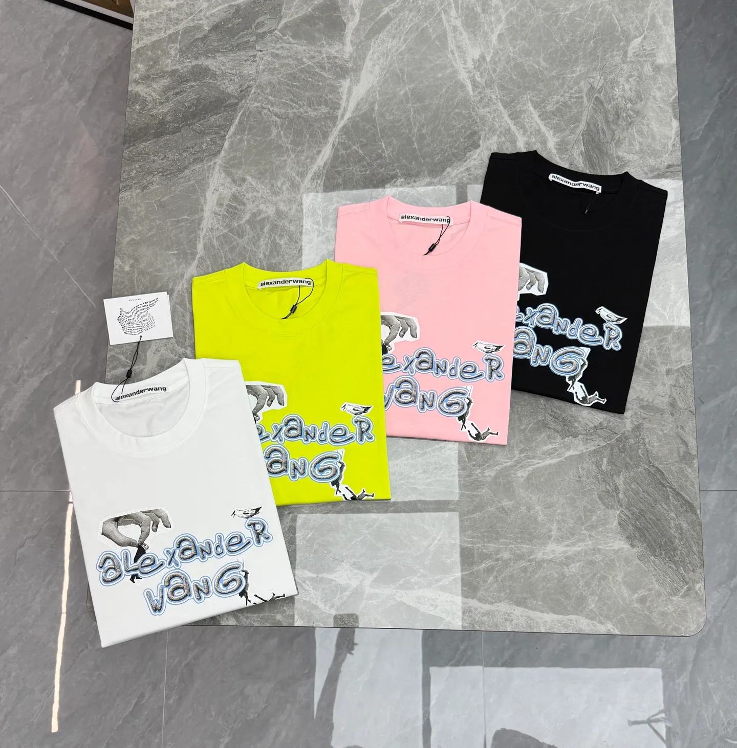 175 ⚜️Alexander Wang New Arrival T ｜ . Same Style❤️ ， ， 。 ， ， logo ， ， ， 。 ！ ：Black.White.Pink. .Sizes：S-3XL ❗️（175/145 L）